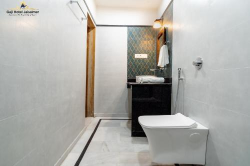 Un baño de Gaji Hotel Jaisalmer