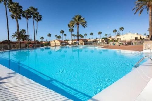 Bazén v ubytování Bungalow Santa Fe en Playa del Inglés nebo v jeho okolí
