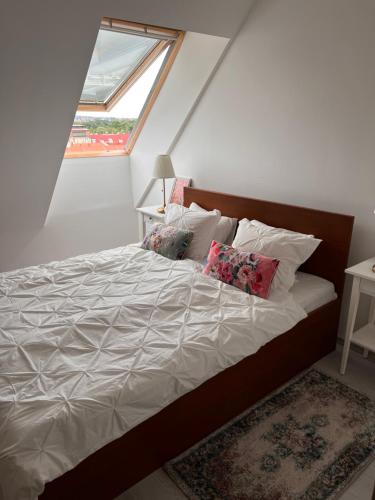 Posteľ alebo postele v izbe v ubytovaní Panorama view apartment in city center