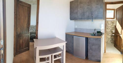 Stella's [bakery] apartment – Photos 4