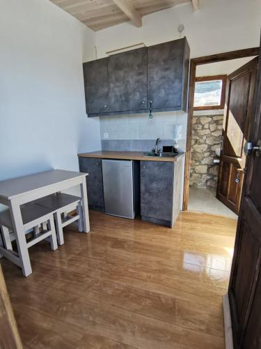 Stella's [bakery] apartment – Photos 3