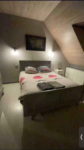 En eller flere senge i et værelse på Chambre privée au cœur des Pyrénées