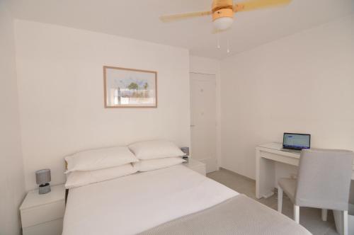 Krevet ili kreveti u jedinici u objektu Albert 1er · Chic One-Bedroom Apartment with Parking - StayInAntibes