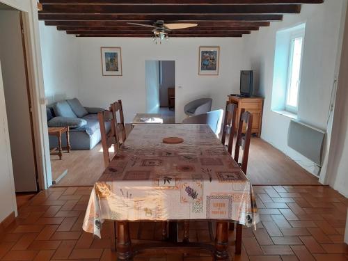 Posezení v ubytování Gîte des Monts de L'Autan