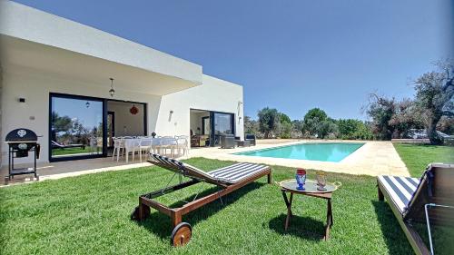 Fotografia z galérie ubytovania Modern 5-star villa with pool 1km from the sea v destinácii Leuca