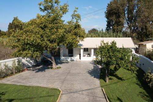 Сад в Walnut House - Peaceful Private Garden