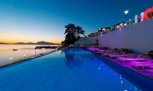 Bazén v ubytování Arte Resort Spa & Pool Villa nebo v jeho okolí