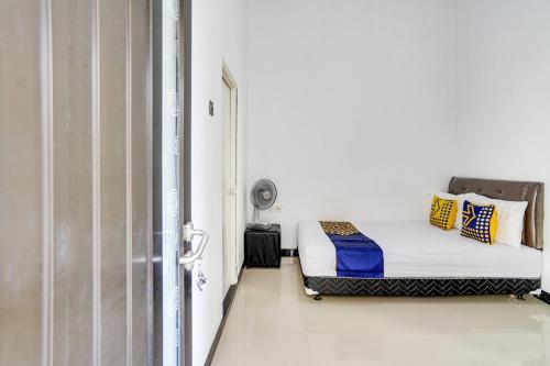 Galeriebild der Unterkunft Hotel O Rumah Kost Gresik Syariah in Gresik