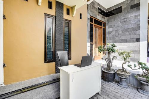 Galeriebild der Unterkunft Hotel O Rumah Kost Gresik Syariah in Gresik