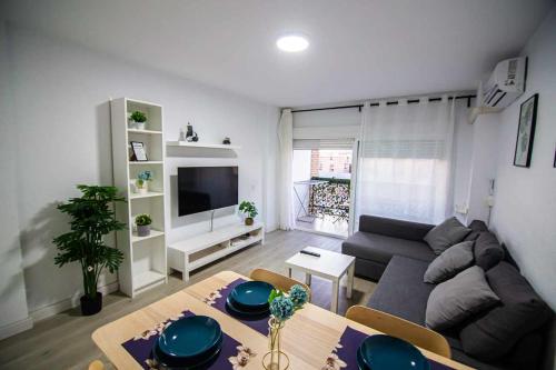 Apartamento con balcón cerca María Zambrano