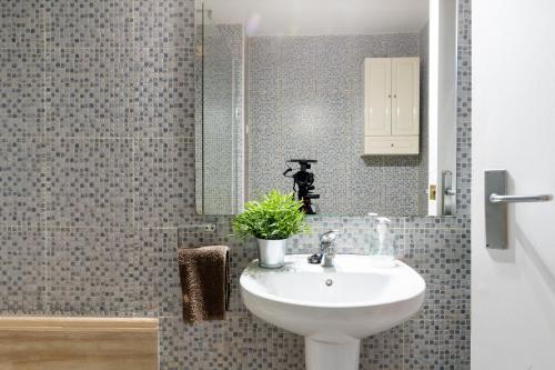 CR ALAMEDA Amplio y Traquilo apartameto para parejas
