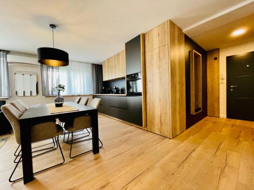 Η κουζίνα ή μικρή κουζίνα στο Apartman Ana