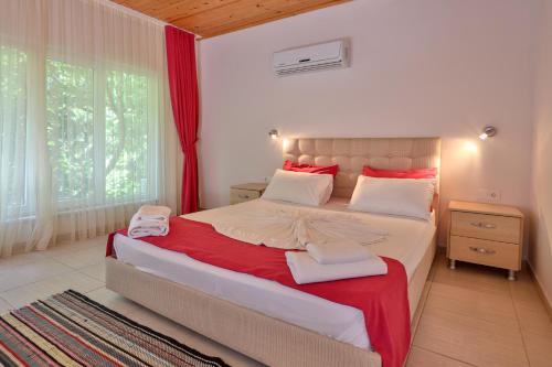 Gallery image of Dolunay Apart Hotel in Cıralı