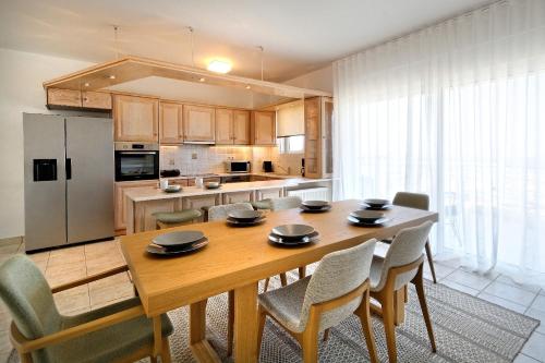 Triplex Villa Gardenia Glyfada sea view