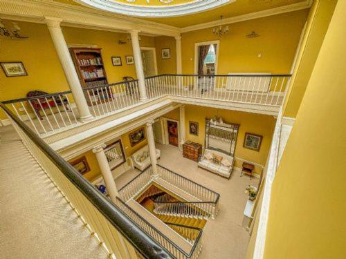 Un lugar para sentarse en The Castle By Group Retreats