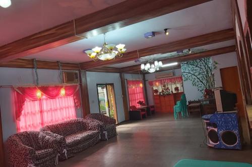 Gallery image of OYO 906 Casa Elixir Resort in Antipolo