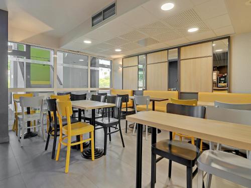 Restoran atau tempat lain untuk makan di B&B HOTEL Le Mans Nord 2