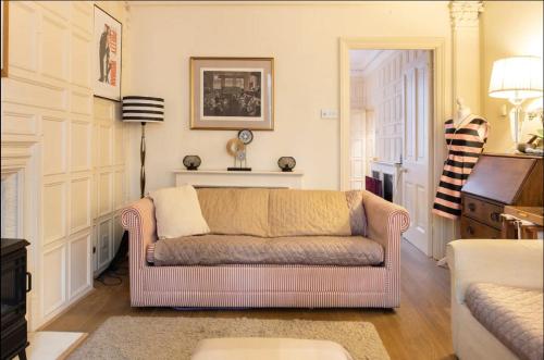Istumisnurk majutusasutuses Pass the Keys Cosy 1 bedroom flat in Knightsbridge