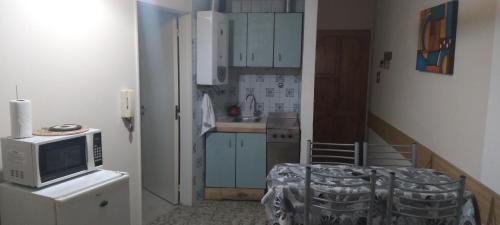 Η κουζίνα ή μικρή κουζίνα στο Alma