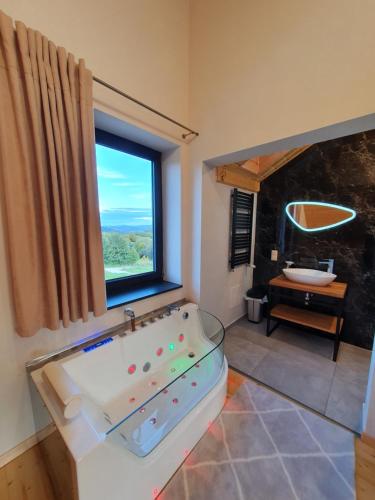 Gambar di galeri bagi Tarnawa Gold, Sauna, Jacuzzi, Grota solna, di Tarnawa Dolna