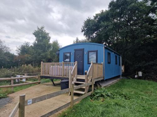 Large Shepherds Hut - Riverview – Photos 2