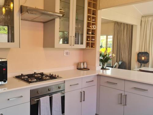 Dapur atau dapur kecil di Ballito Bay Villa