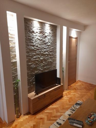 Holiday apartaments 2にあるテレビまたはエンターテインメントセンター