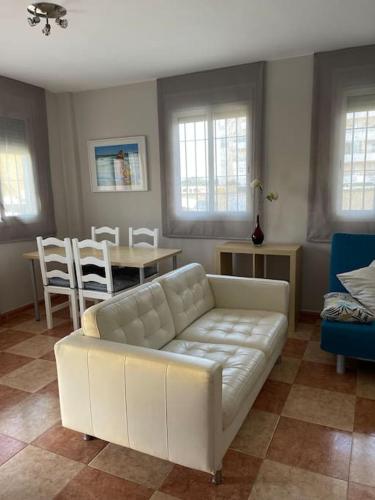 Χώρος καθιστικού στο SlowHome Rota