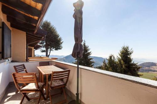 En balkon eller terrasse på Panorama 1200, in the Heart of the San Fermo Hills