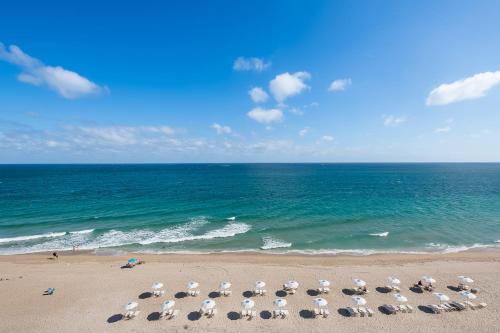 Gallery image of Beachcomber Resort & Club in Pompano Beach