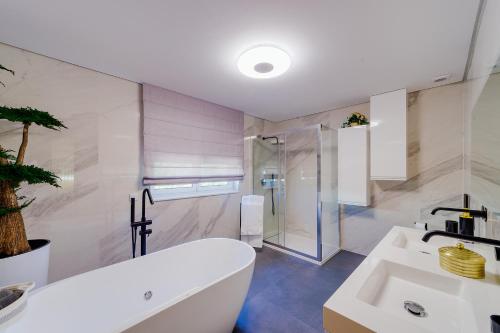 Ett badrum på Maison BelaVista