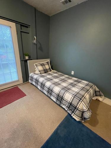 Hakuna Matata Hostel Shared Roomにあるベッド