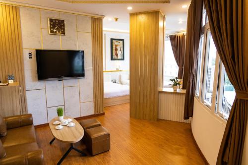 Televisyen dan/atau pusat hiburan di Hoang Loc Hotel