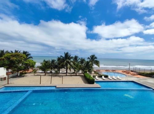 Departamento Nuevo de Lujo TONSUPA Resort Playa Azul Frente al Mar salida directa