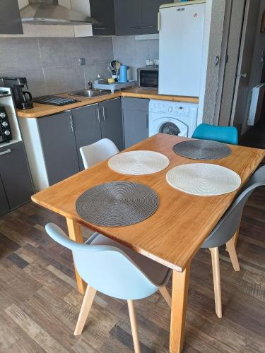 Dapur atau dapur kecil di auris en oisans, vue sur le massif des ecrins