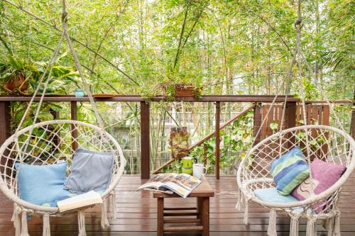Zahrada ubytování Kitesurf 1770 Beach House Stay and Investment Opportunity