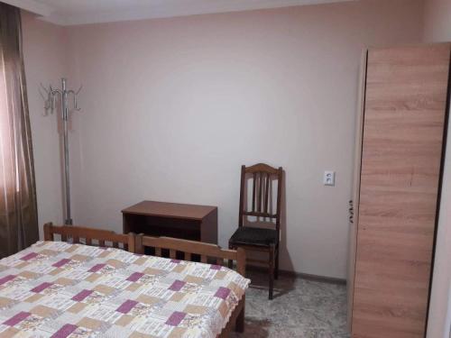 Una cama o camas en una habitación de Guest House KOBULETI #788