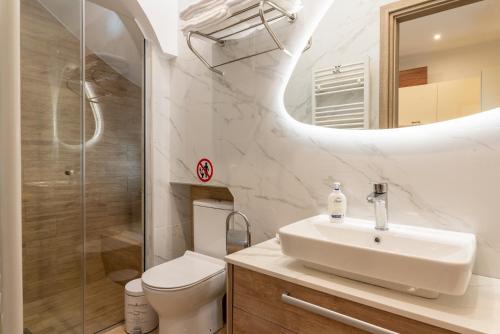 Koupelna v ubytování Cozy Corner - Central Stylish Apartment