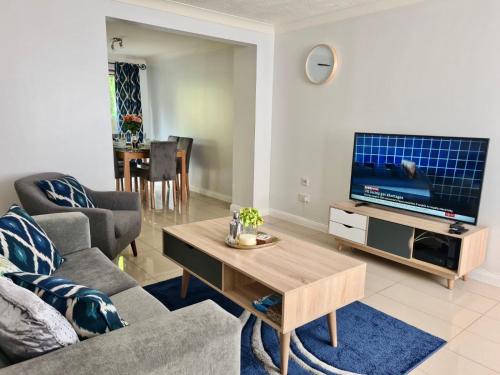 TV a/nebo společenská místnost v ubytování Delight Marvel- Beech Hurst-3 bedroom house