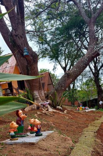 Taman di luar Pousada 2 Baioco