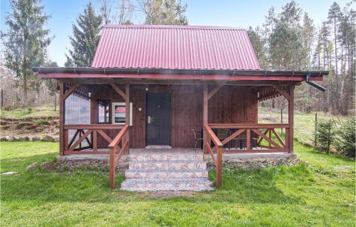 Κήπος έξω από το 3 Bedroom Cozy Home In Jedwabno
