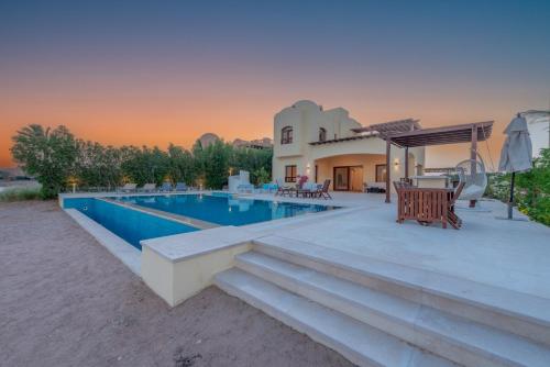 Fresh Breeze High-End 2BR Villa with Private Pool, Sabina, El Gouna