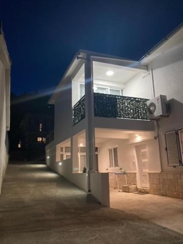 Apartments Jelsa (4440) – Photos 4