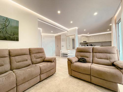 3 Bedroom Ocean Garden Apartment, Heated Pool & Parking, PP207