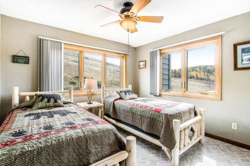 Кровать или кровати в номере Mountain Vista Retreat