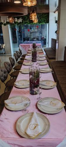 Hotel Quarta Avenidaにあるレストランまたは飲食店