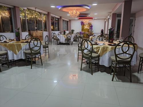 Hotel Quarta Avenidaにあるレストランまたは飲食店