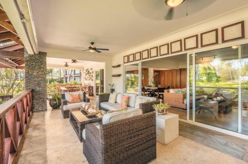 Ruang duduk di Glamorous w Jacuzzi Balcones del Atlntico