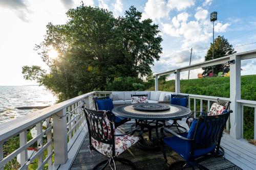 Cozy Lakefront Cottage – Photos 5