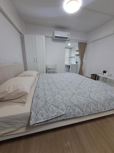 Легло или легла в стая в Sleezz At DMK